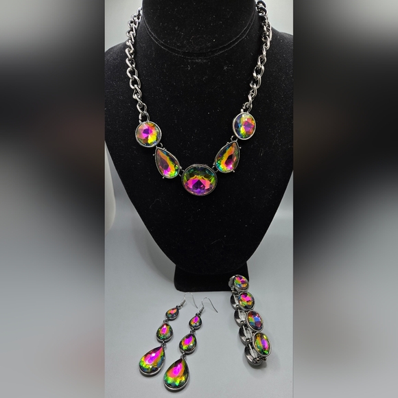 Unsigned Jewelry - Watermelon Faceted Glass 4 Pc Set Gun Metal Grey Metal Necklace Bracelet Earring